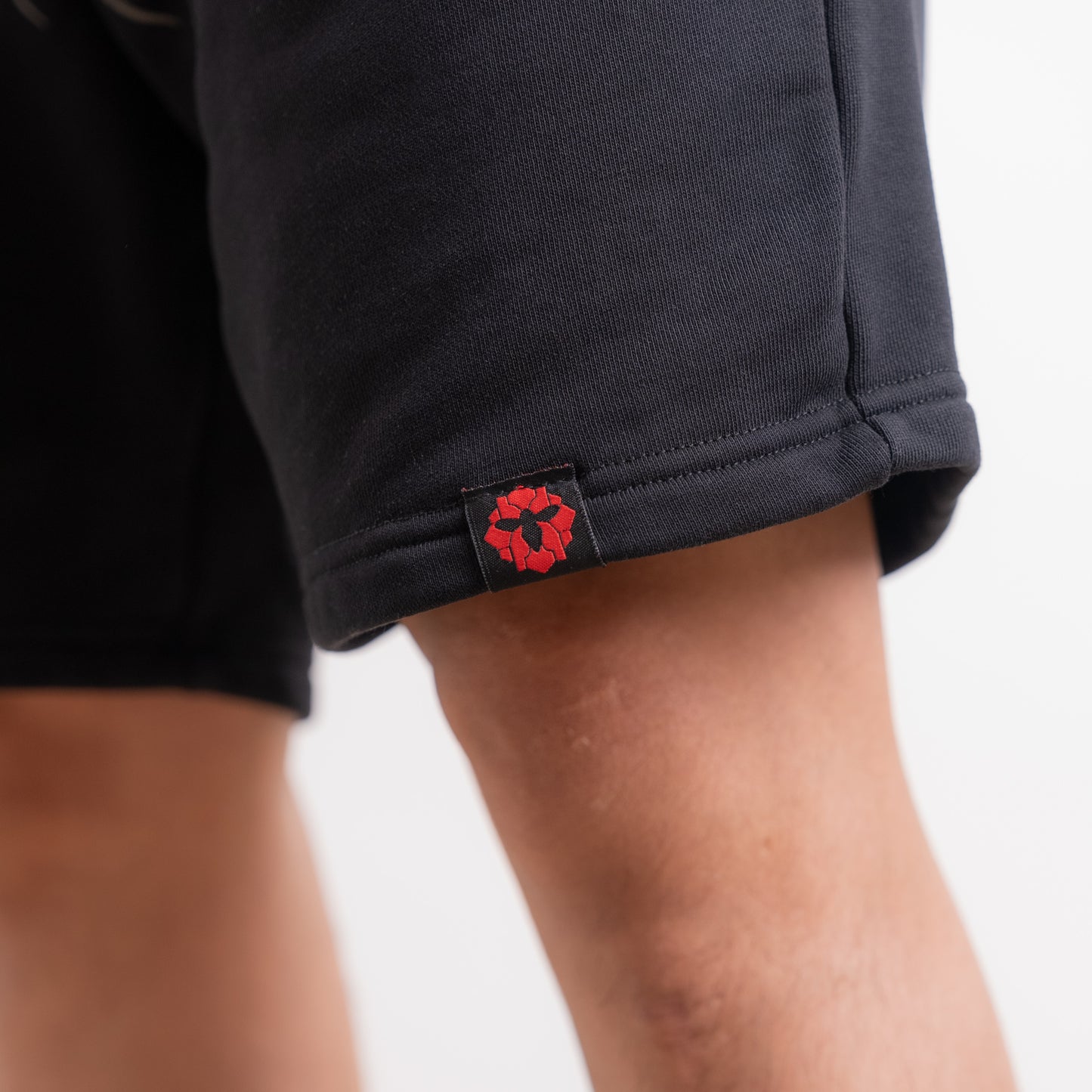 055 - SHORTS TRIBAL RED