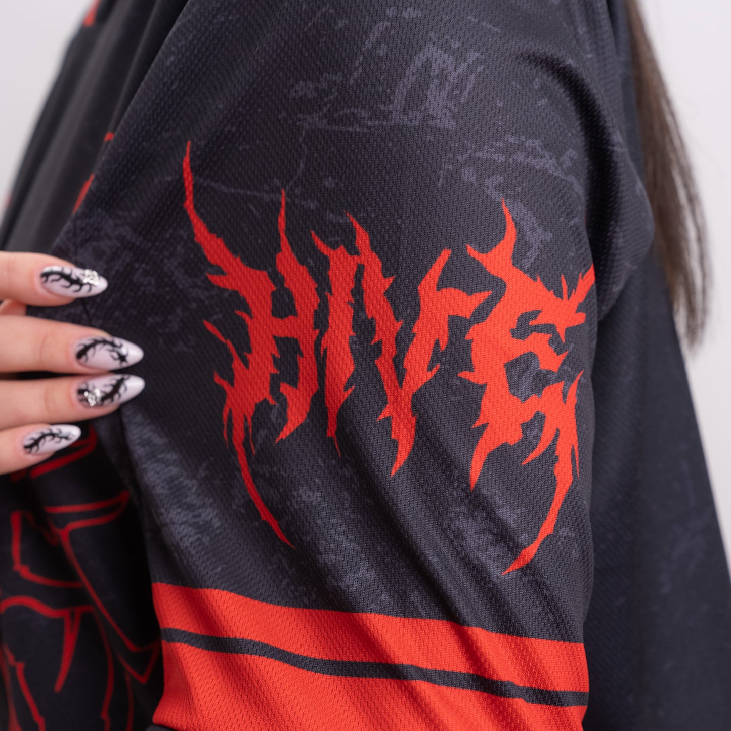 037 - RETRO BLACK/ RED