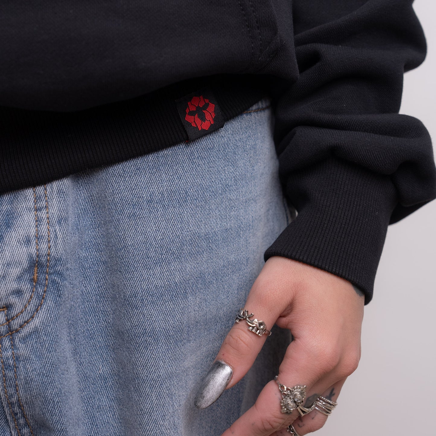 051 - TRIBAL RED/ GREY