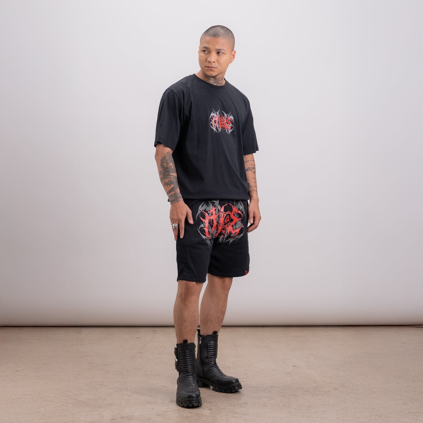 055 - SHORTS TRIBAL RED