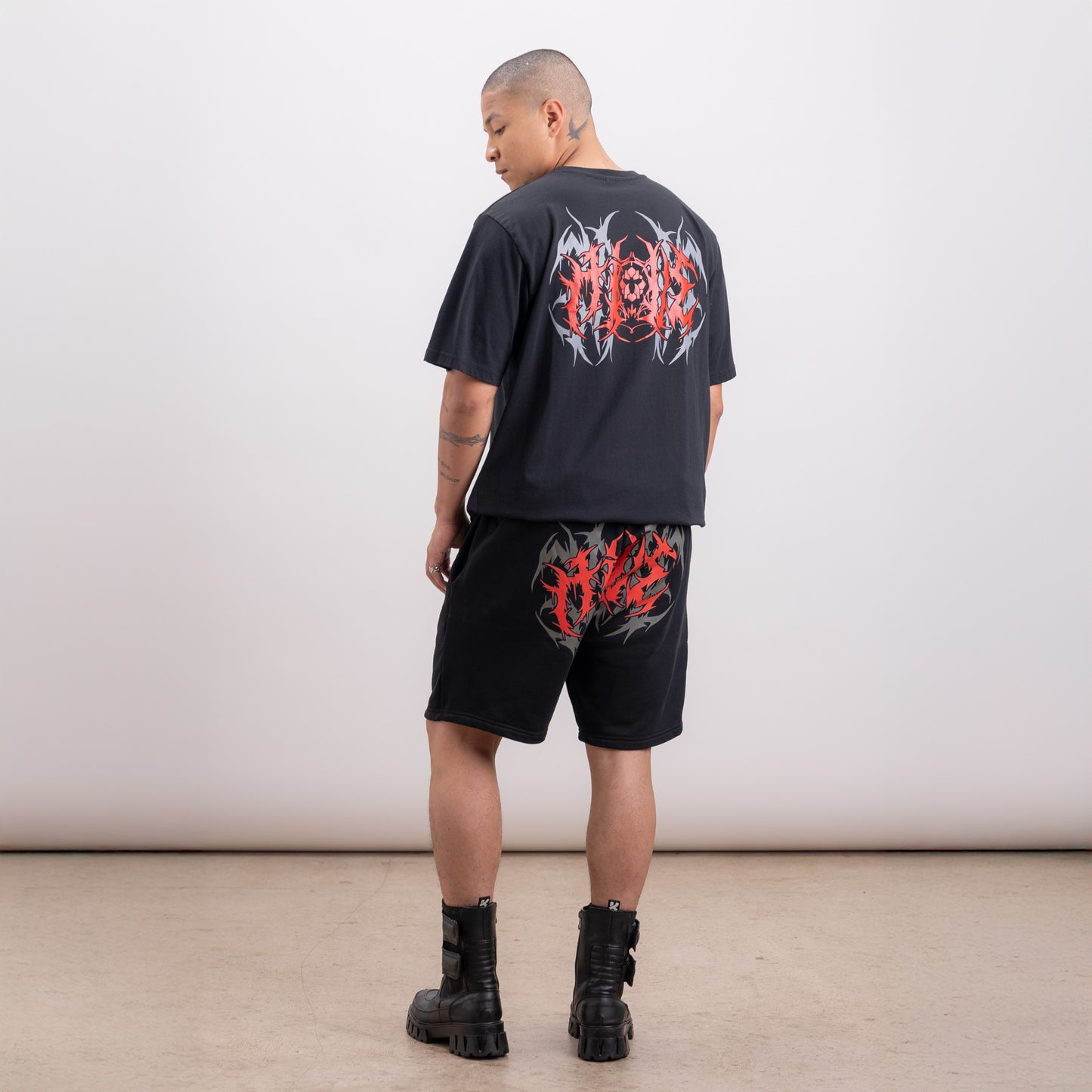 055 - SHORTS TRIBAL RED